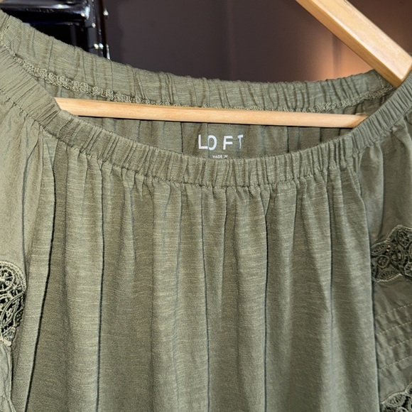 LOFT- Green Lace Puff Sleeve Tee size XS - Picture 6 of 6